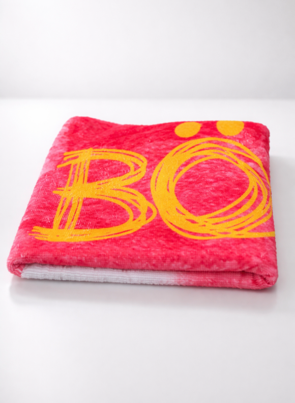 Buntes Badetuch mit B&Ouml; Logo