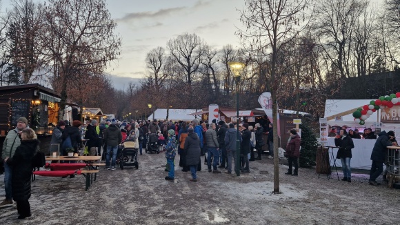 Foto des Adventmarkts in B&ouml;heimkirchen