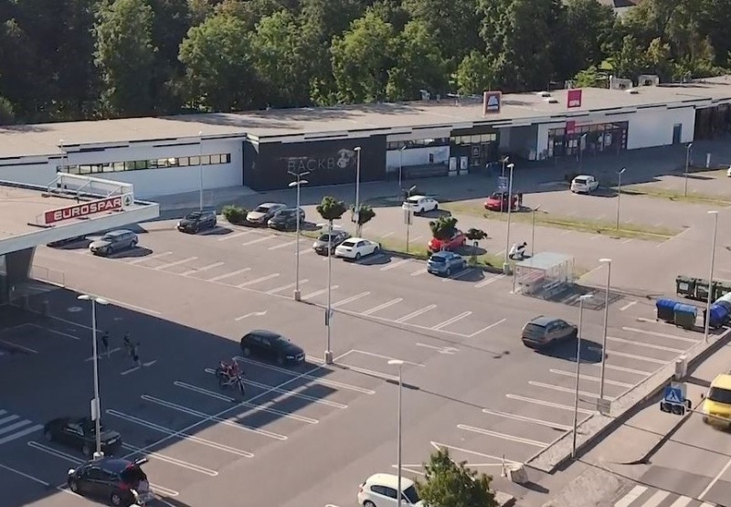 Luftaufnahme Parkplatz des Fachmarktzentrums