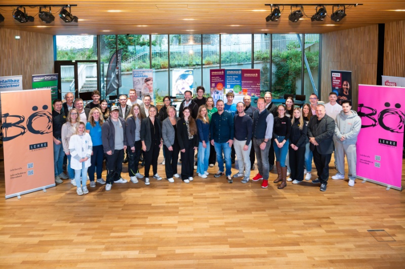 Gruppenfoto der Teilnehmer