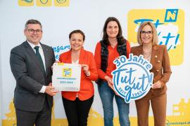 2023.05.22 | Gesunde Gemeinde - Plakette in Silber-Landesrat Ludwig Schleritzko, GGR Petra Graf, Silvia Parzer, „Tut Gut“-Geschäftsführerin Alexandra Pernsteiner-Kappl Foto: MS-Fototeam | Martin Mathes