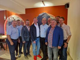 2024.05.22. | BÖ Ortsmarketing lud zur Generalversammlung-Foto (v.l.n.r.): Franz Gugerell, Jürgen Erber, Anton Brandstetter, Martin Koch, Bürgermeister Franz Haunold, Ferdinand Schmatz, Karl Herzberger, Martin Horacek, Johann Neidhart, Christoph Großsteiner